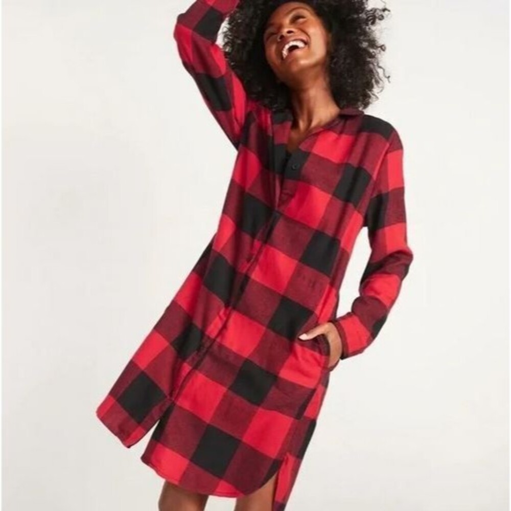 New Old Navy Red Buffalo Plaid Holiday Flannel Nightgown w/ Pockets Sz S - Picture 1 of 4